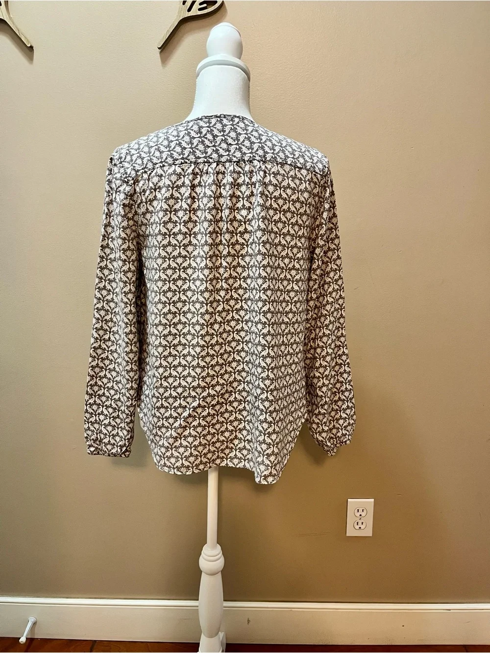 Woolrich Faux Wrap Bird Print Blouse Size Medium